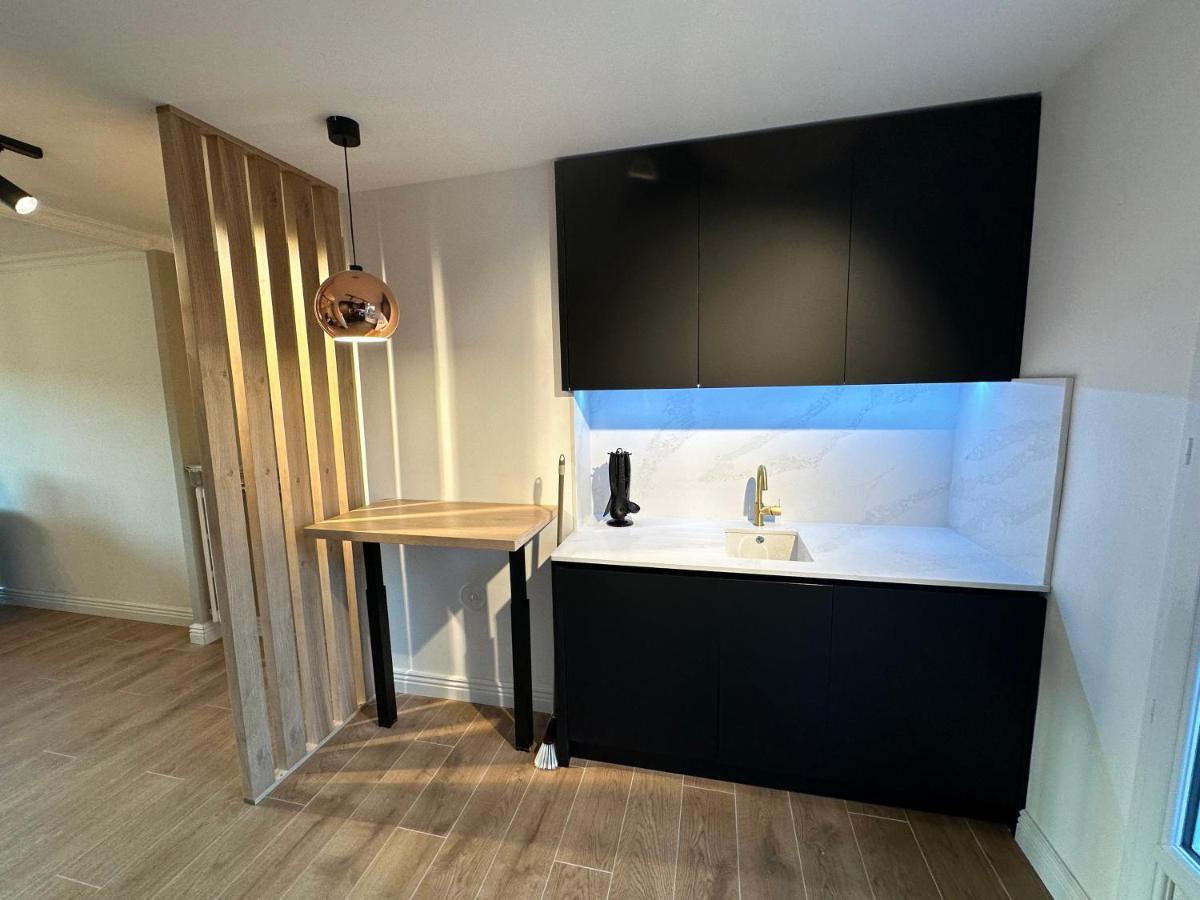 Apartmán Minois Saint-Genet-Lerpt Exteriér fotografie
