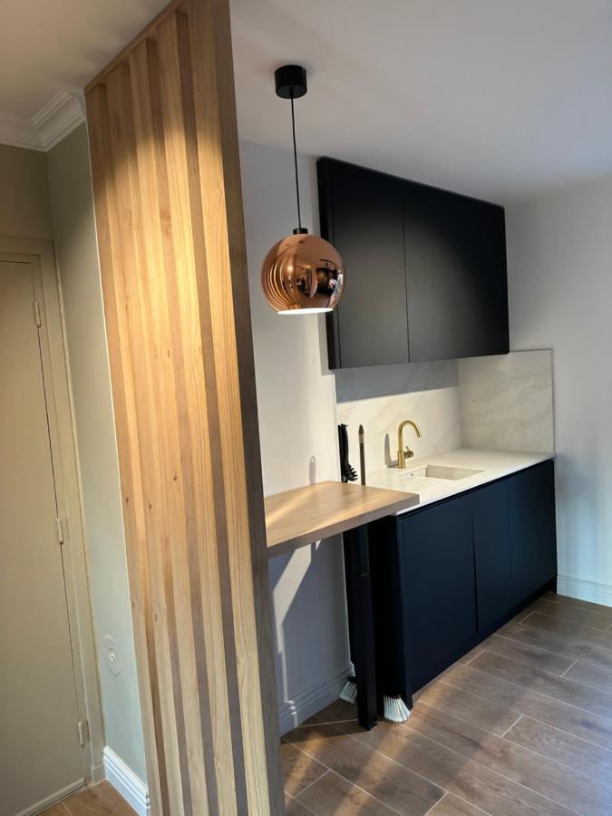 Apartmán Minois Saint-Genet-Lerpt Exteriér fotografie